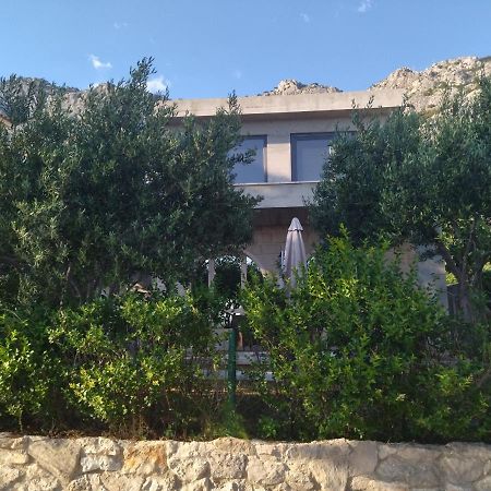 Holiday Home With Free Parking By The Beach Brela Exterior photo