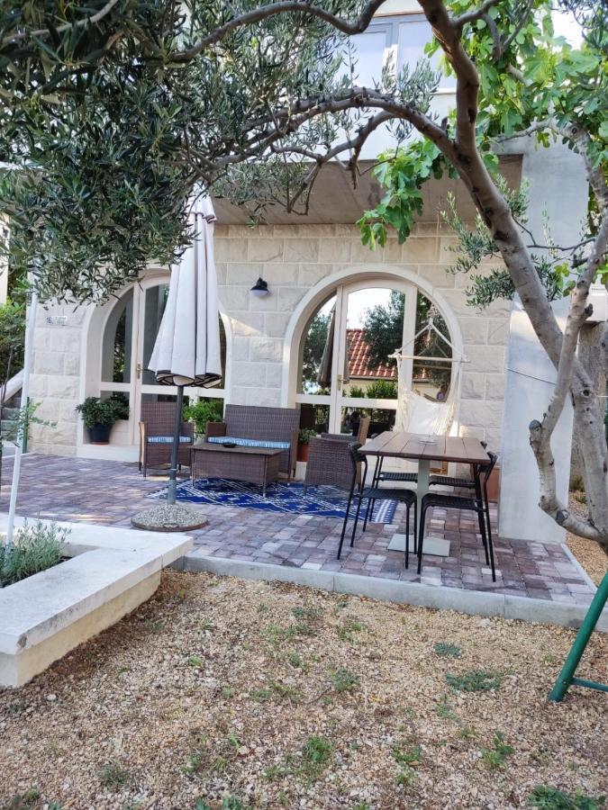 Holiday Home With Free Parking By The Beach Brela Exterior photo